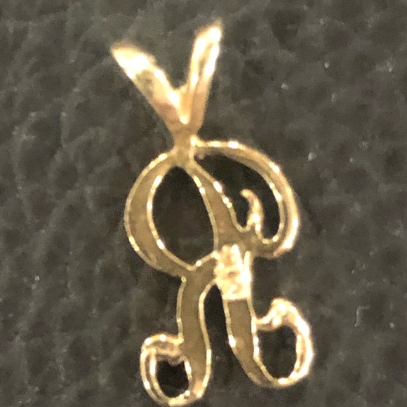 14kt initial R charm - Picture 4 of 6